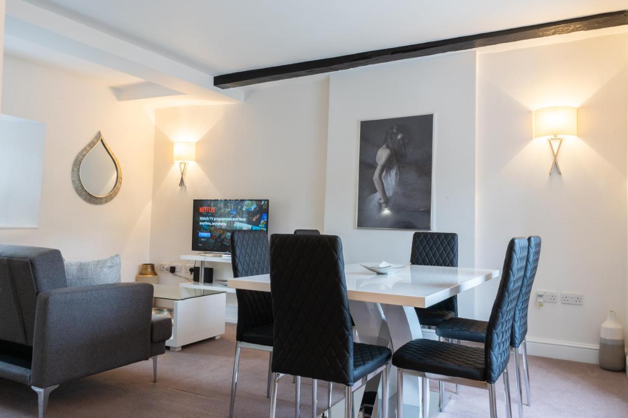 Premiere City Centre Apartment With Gated Parking And Excellent Feedback, Big Double Bedroom, Balcony, Courtyard Garden, Ideal For Long Stays, Wfh, Getaways And Ongoing Contracts ピーターバラ エクステリア 写真